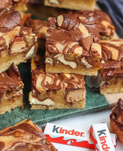 Kinder Bueno Blondies!
