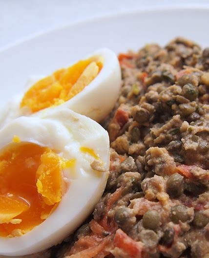 Crushed puy lentils with tahini and cumin