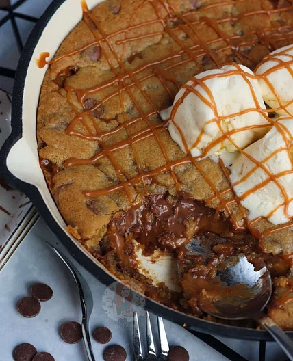 Caramel Skillet Cookie!