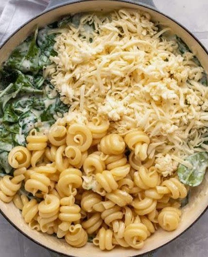 CREAMED SPINACH MAC AND CHEESE