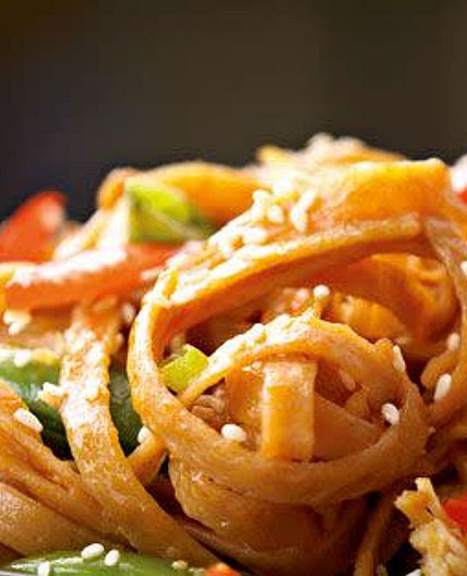 Spicy chicken and peanut noodles