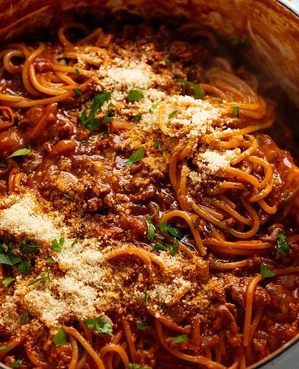 One Pot Spaghetti Bolognese (serves 5 - 6)