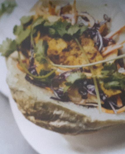 Sandwichs Banh mi à la mangue et au tofu