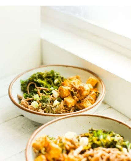 Peanut Noodles and Tempeh - HealthyHappyLife.com