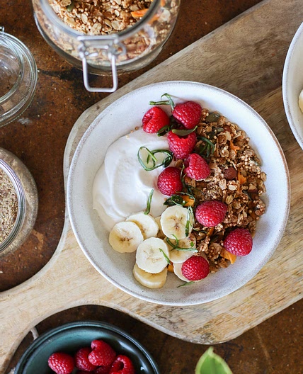 Crunchy Almond & Mango Granola