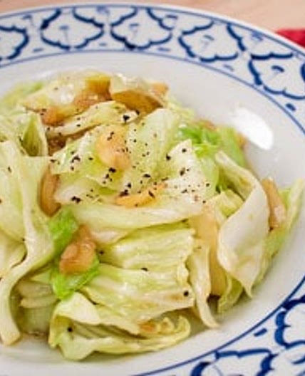 Garlicky Cabbage & Fish Sauce Side Dish กะหล่ำปลีผัดนำ้ปลา