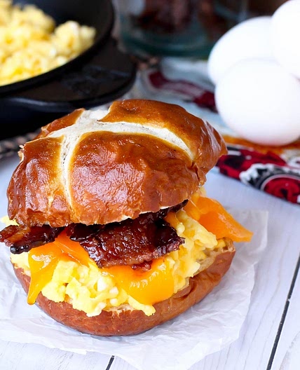 Willy’s Tennessee Pig Breakfast Sandwich 