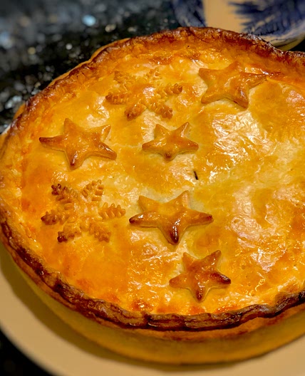 Old fashioned English Steak & Ale Pie