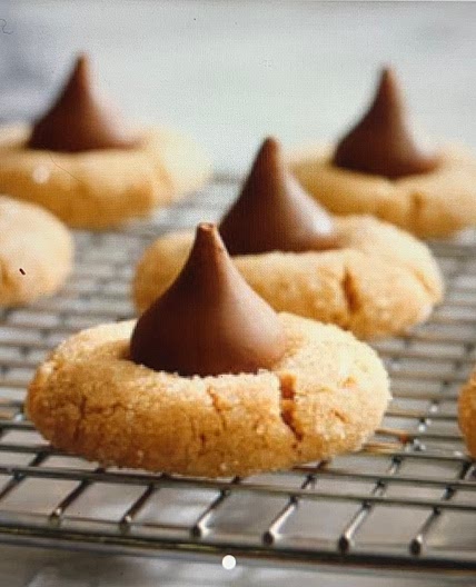 Peanut butter kiss cookies 