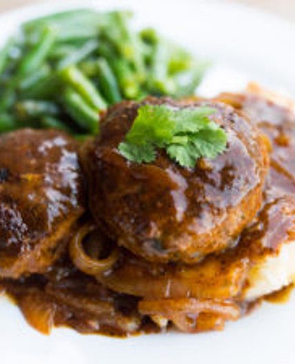 Hamburger Steaks with Mashed Potatoes and Green Beans (Whole30)
