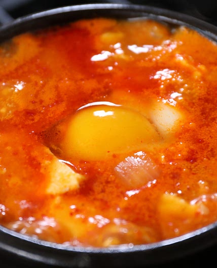 Gogi sundubu-jjigae