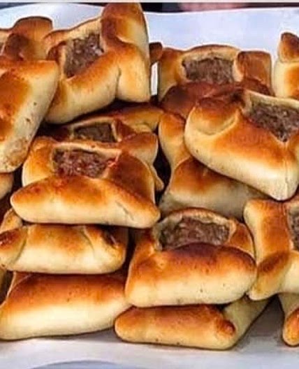 Sfeiha Baalbakia with Minced Lamb. (صفيحة بعلبكية)