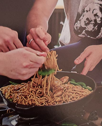 HOISIN CHICKEN EGG NOODLES