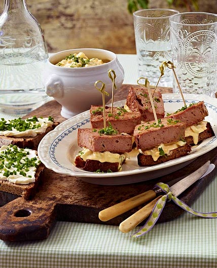 Leberkäse-Spieße mit Eiercreme