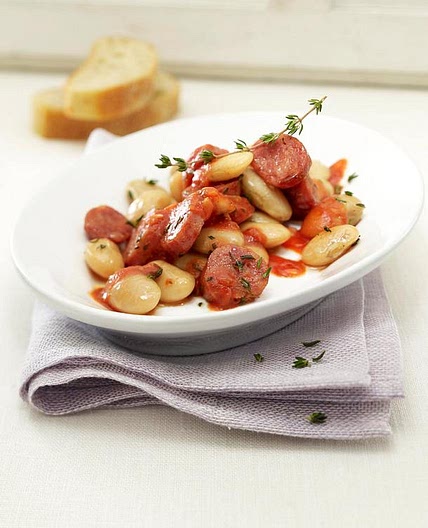 Weiße Riesenbohnen in Thymian-Tomatensoße mit Salsicce-Wurst