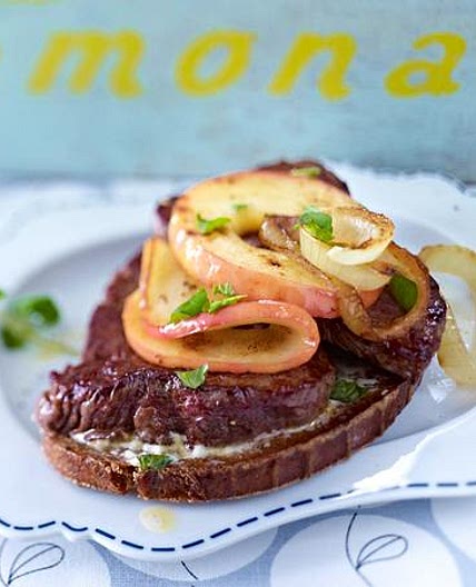 Berliner Steakschnitte mit Apfel