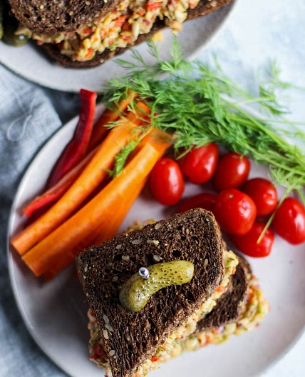 Mashed Chickpea & Dill Sandwich