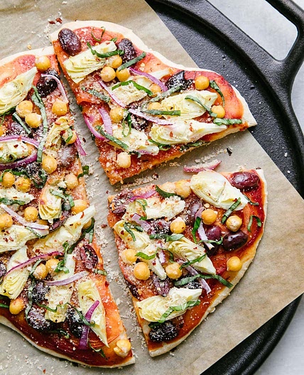 MEDITERRANEAN PIZZA
