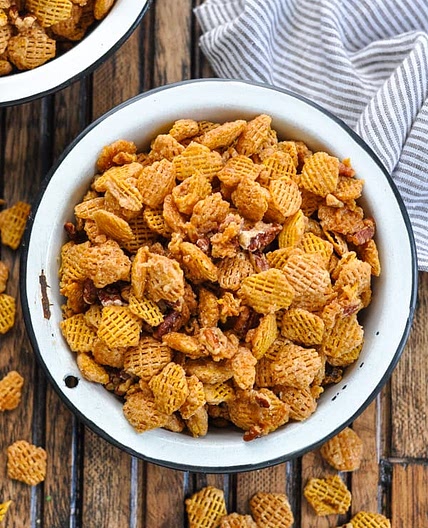"Crack Snack" 4-Ingredient Snack Mix