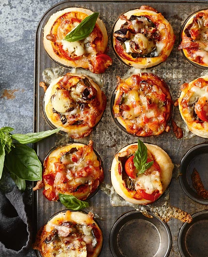Quick and easy pizza muffins