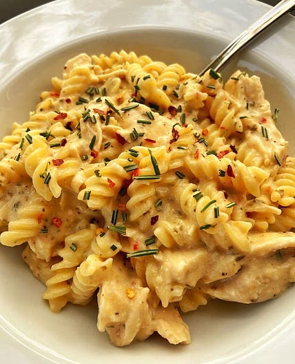 Crock Pot Garlic Parmesan Chicken Pasta