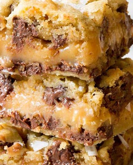 Salted Caramel Chocolate Chip Cookie Bars