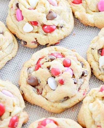 Soft Batch M&M Chocolate Chip Pudding Cookies