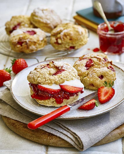 Strawberry & Lemon Scones - Avant-Garde Vegan
