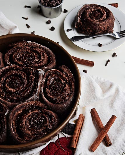 Vegan Chocolate Cinnamon Rolls