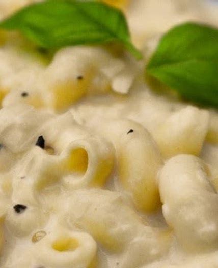 Luxury Slow Cooker Mac and Cheese
