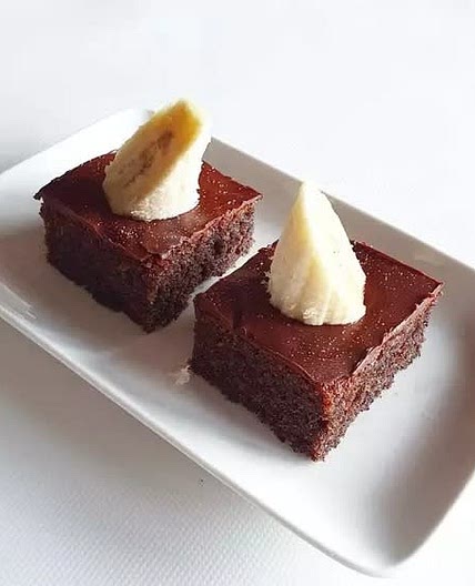 CHOCOLATE POPPYSEED CAKE WITH BANANA 香蕉巧克力罂粟籽蛋糕