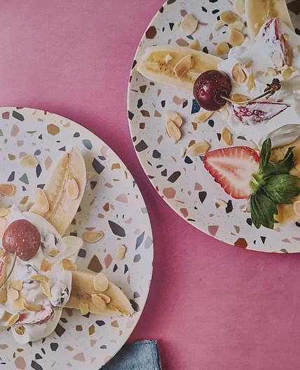 BREAKFAST BANANA SPLIT
