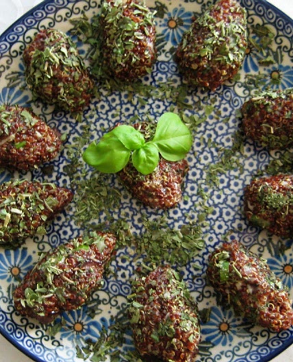 Rote Quinoa-Emmentaler-Nockerl