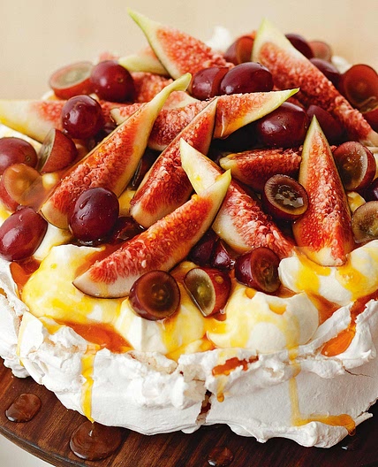 Autumn pavlova with sticky sauce