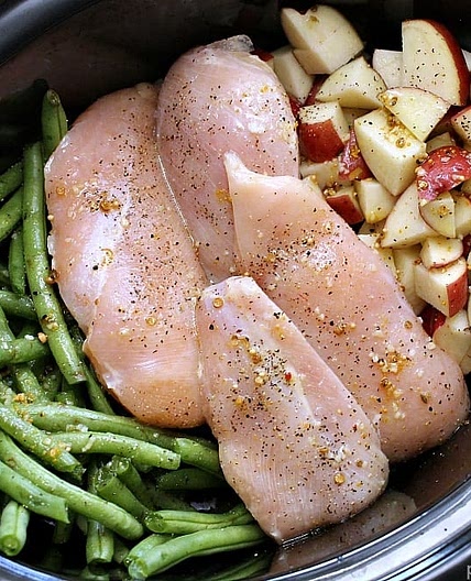 Slow Cooker Chicken Potatoes & Green Beans