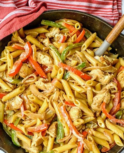 Chicken and Peppers in White Sauce