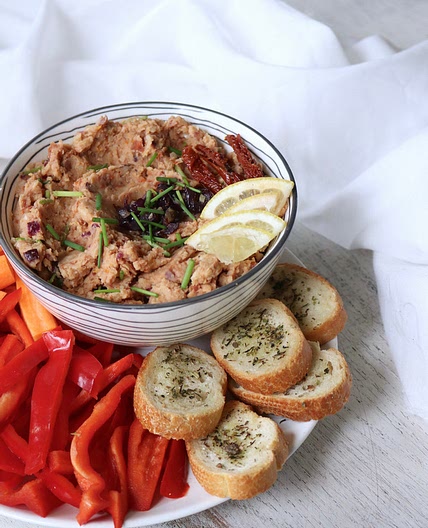 Sun-dried Tomato & White Bean Dip