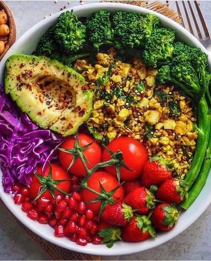 Scrambled Tofu Breakfast Bowl by @foodpassionical
