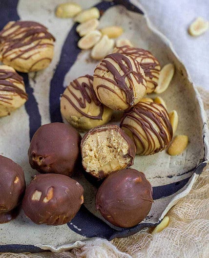 Keto Peanut Butter Protein Balls