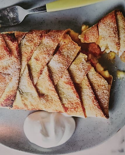 APPLE STRUDEL