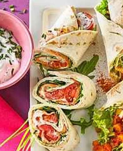 Wrap mit Hähnchen-Paprika-Zucchini-Füllung