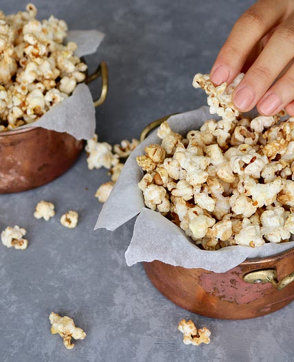 Vegan Caramel Popcorn
