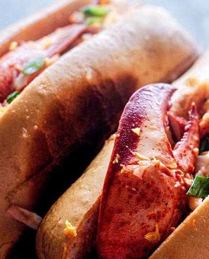 Warm Butter Lobster Rolls (Connecticut Style)