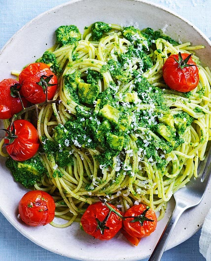 Avocado pesto pasta