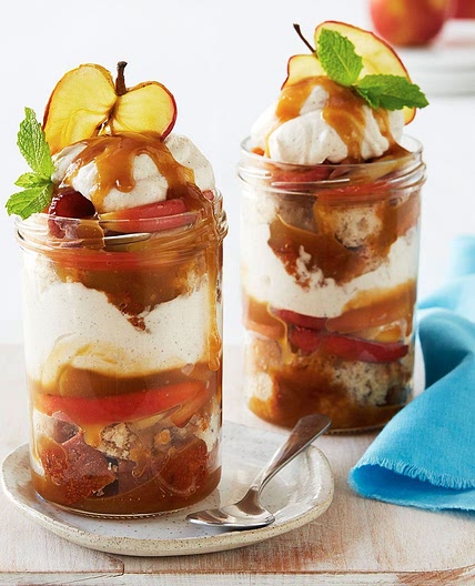 Caramelised apple jar cakes