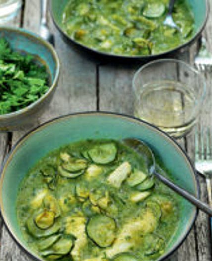 Chicken and zucchini curry soup
