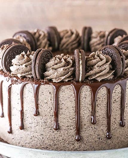 Oreo drip cake