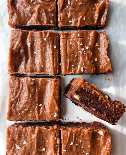 SALTED CARAMEL BROWNIES