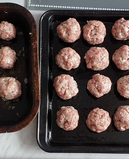 Easy peasy meatballs!