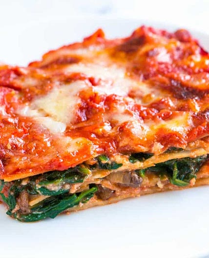 Healthier Spinach Lasagna with Mushrooms